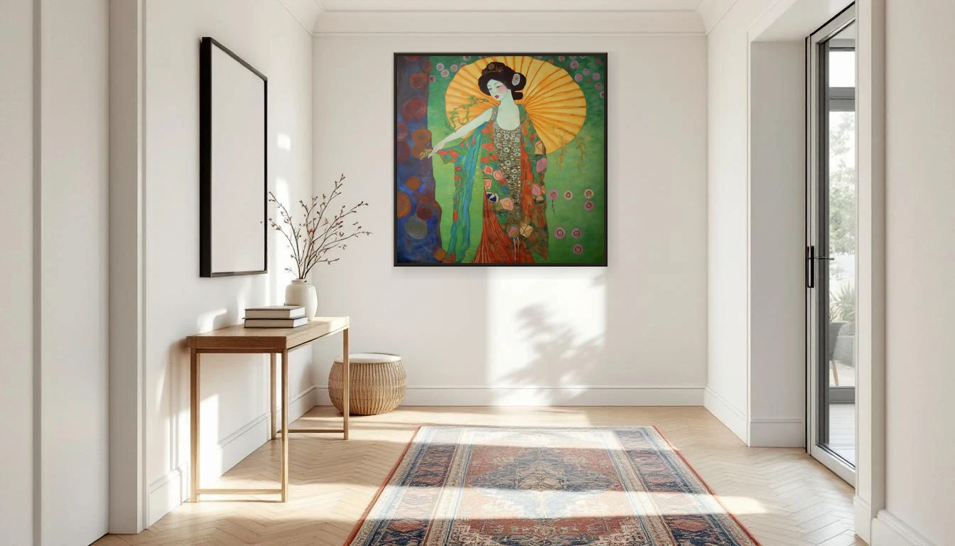 Lichte hal met lege muur en vintage loper — klaar voor een persoonlijke galerij